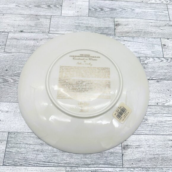 Lenox 2001 Four Seasons Cardinals in Winter Collector Plate by Catherine McClung - Picture 3 of 5